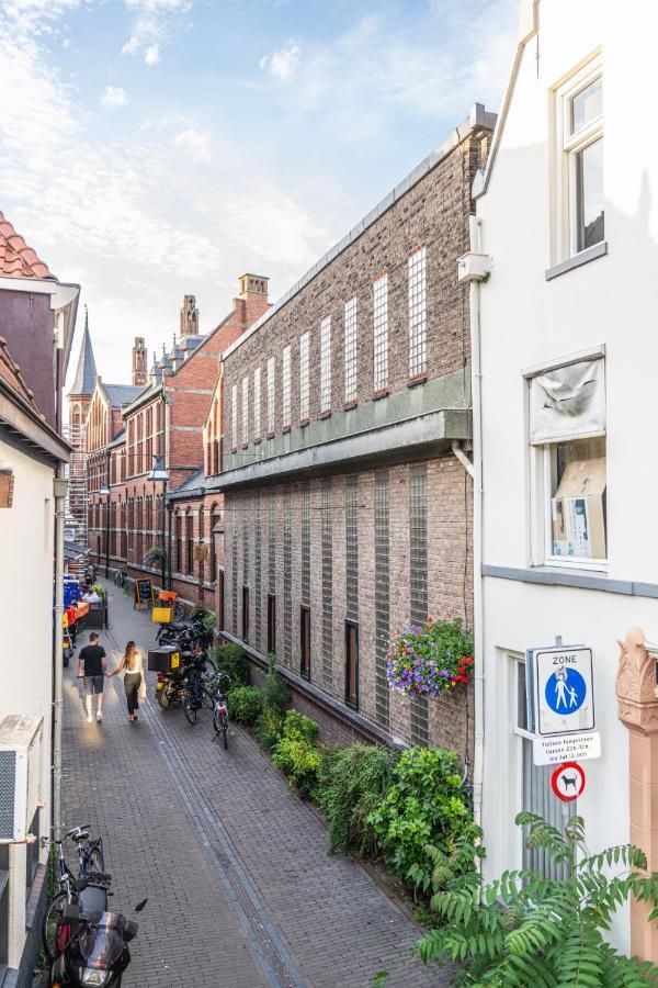 Hostel Het Archief ズヴォレ エクステリア 写真
